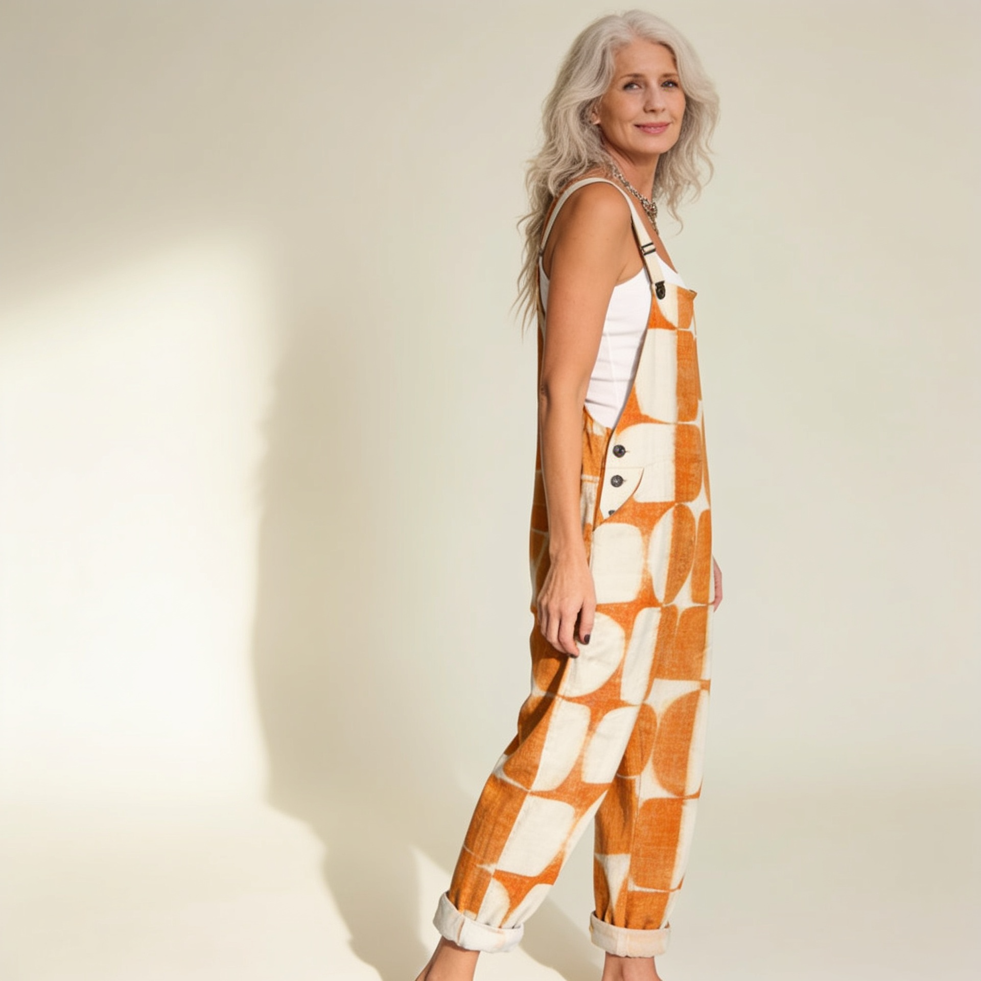 Dianne | Latzhose mit strahlendem Retro-Sonnenmuster