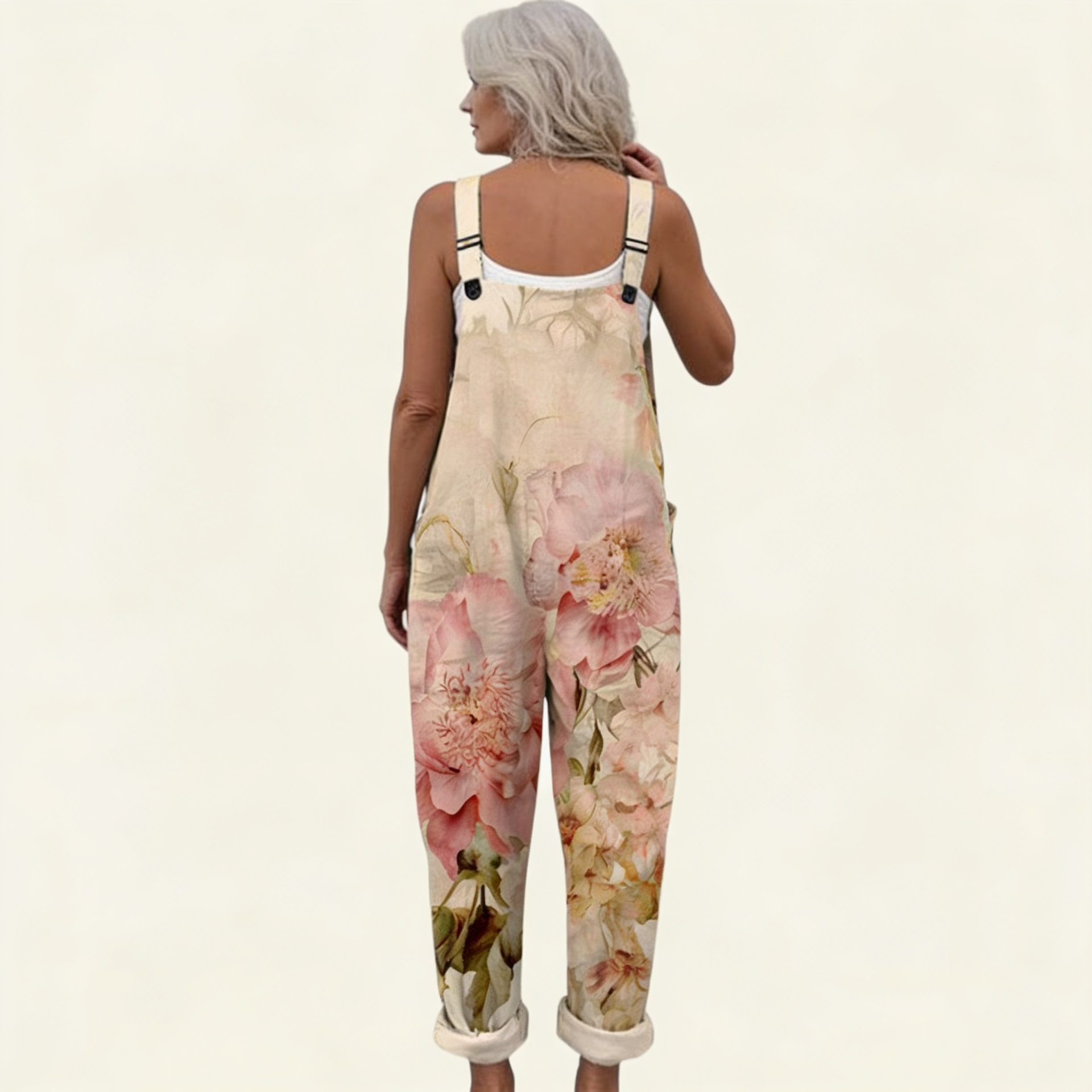 Elise | Latzhose mit pastellfarbenen Bohemian-Blumen