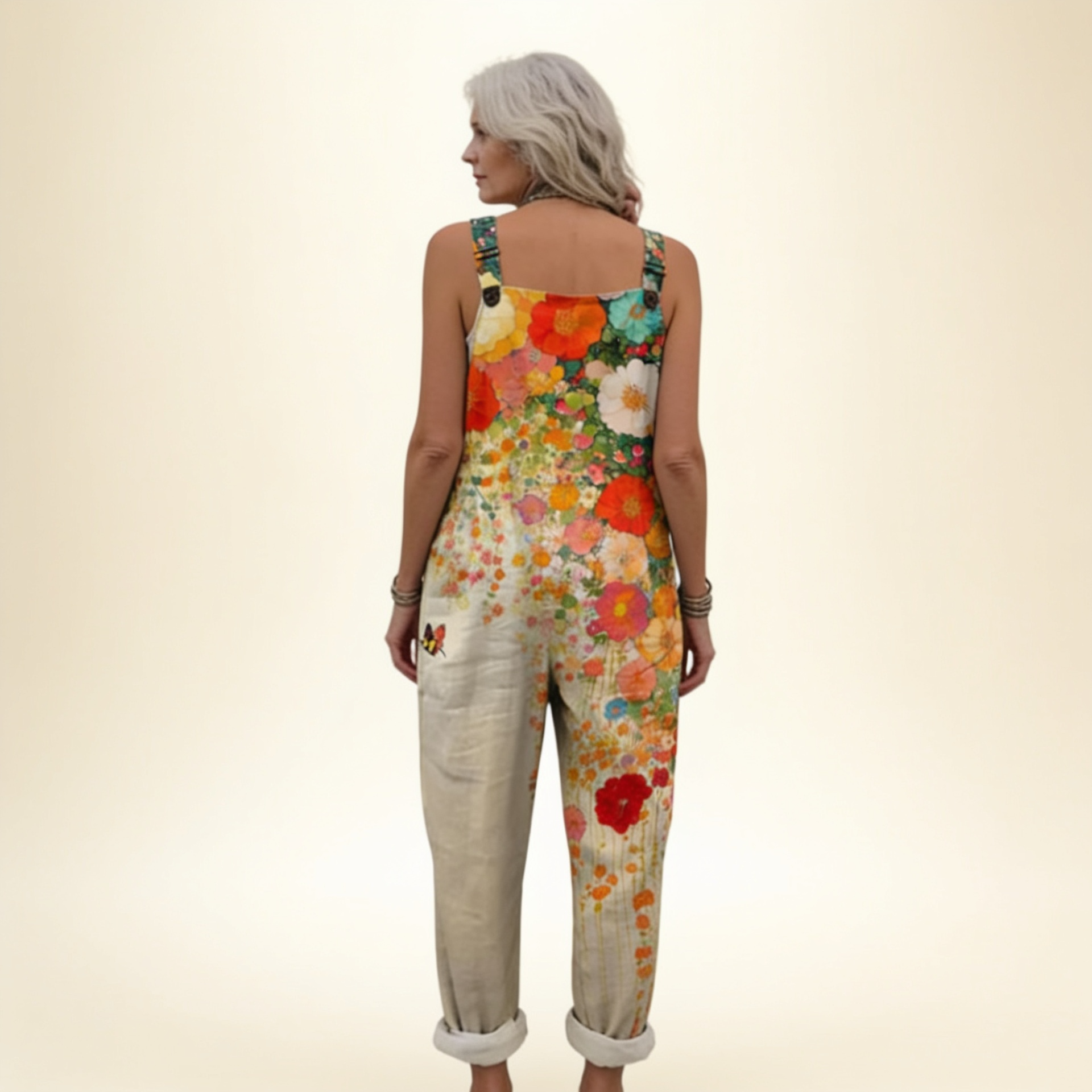 Eva | Latzhose mit strahlenden künstlerischen Blumen