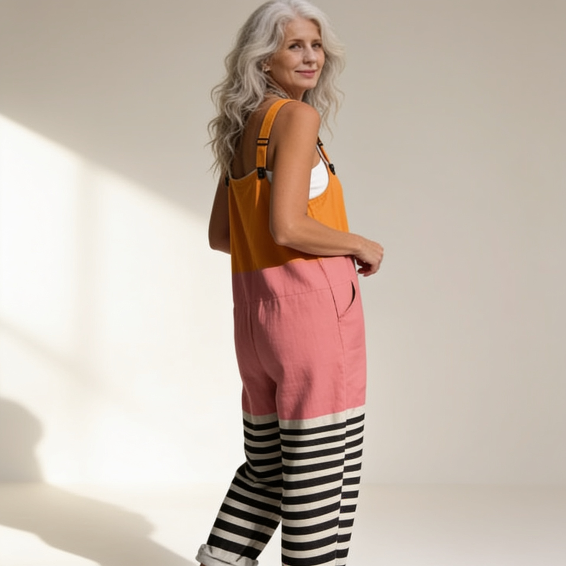 Hilde | Latzhose mit modernem Farbblock-Design