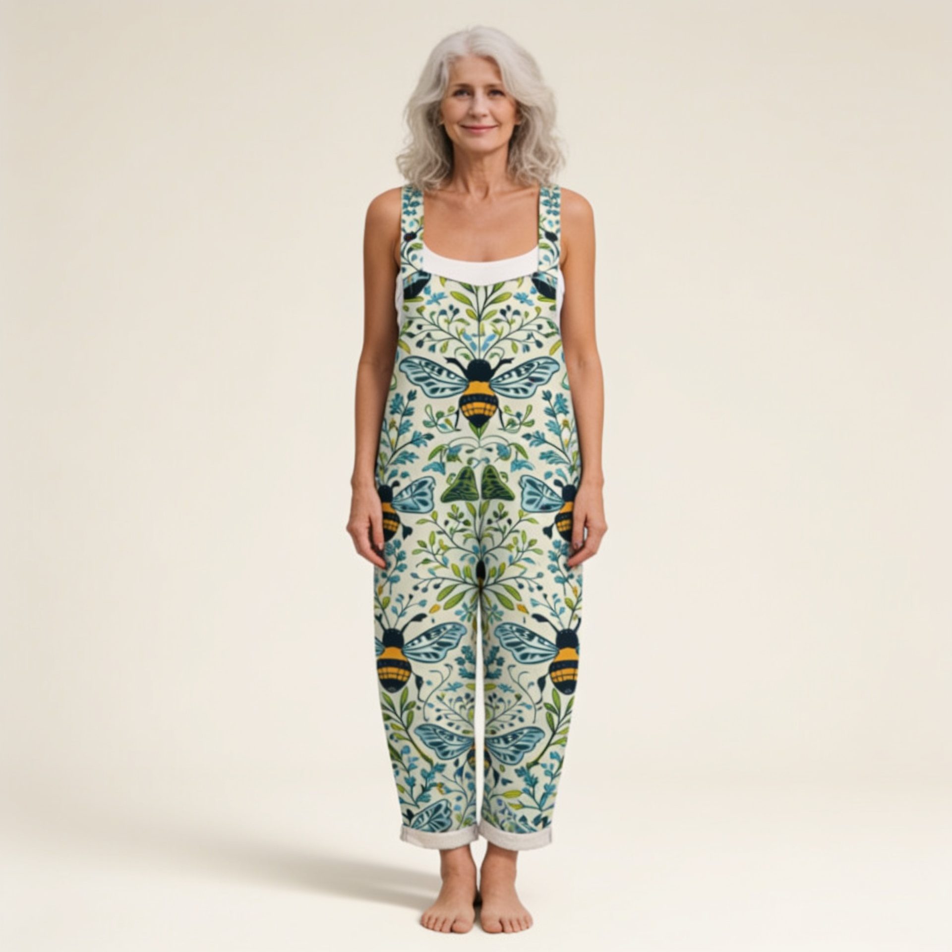 Janine | Latzhose mit botanischem Bienenmotiv