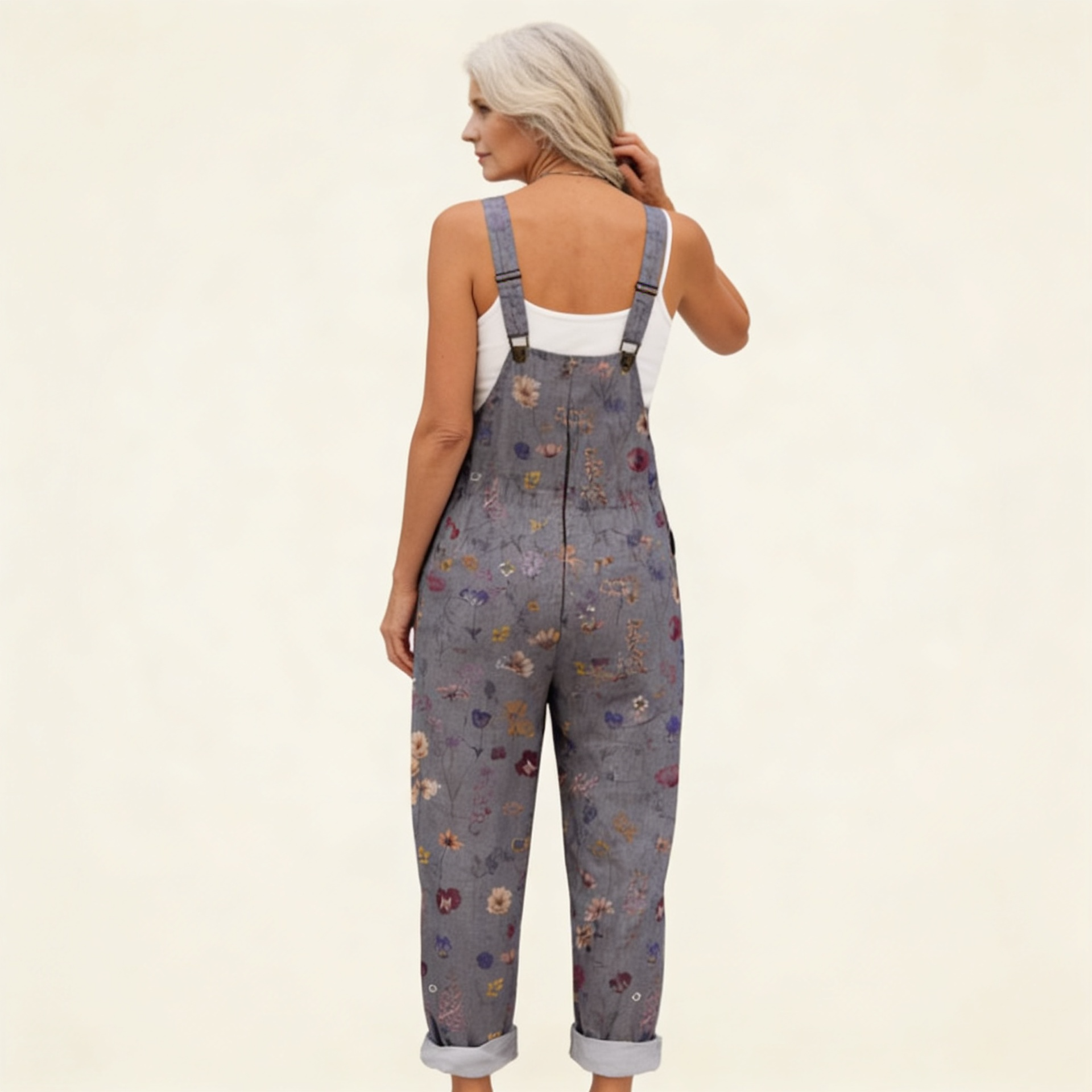 Rebecca | Latzhose mit grauen böhmischen Blumen