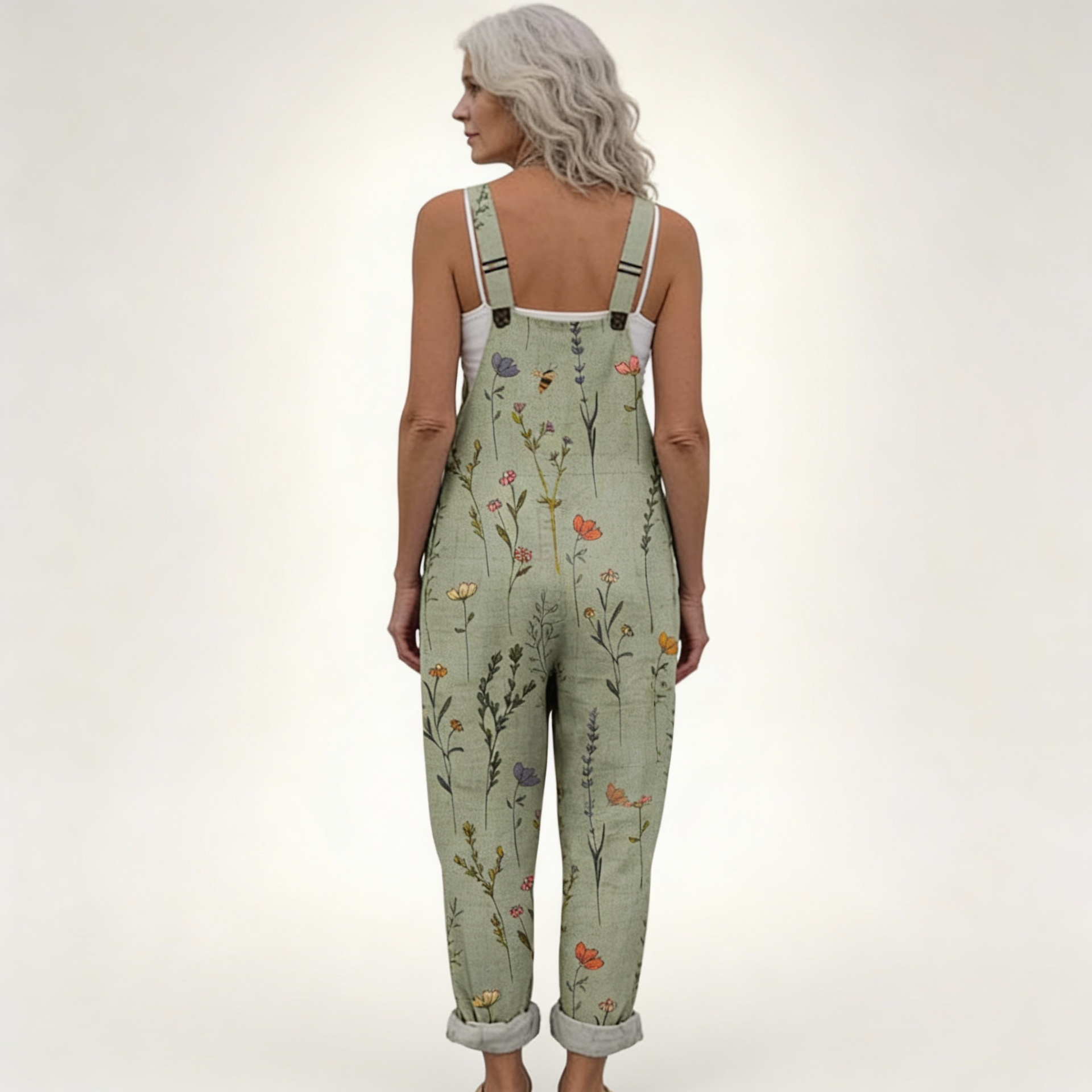 Trude | Latzhose mit zarten Feldblumen