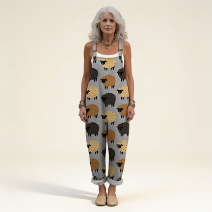 Yvette | Latzhose mit rustikalen Schafmotiven
